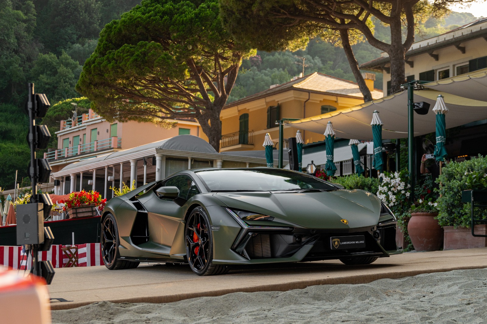 Lamborghini Milano porta innovazione e potenza in riva al mare