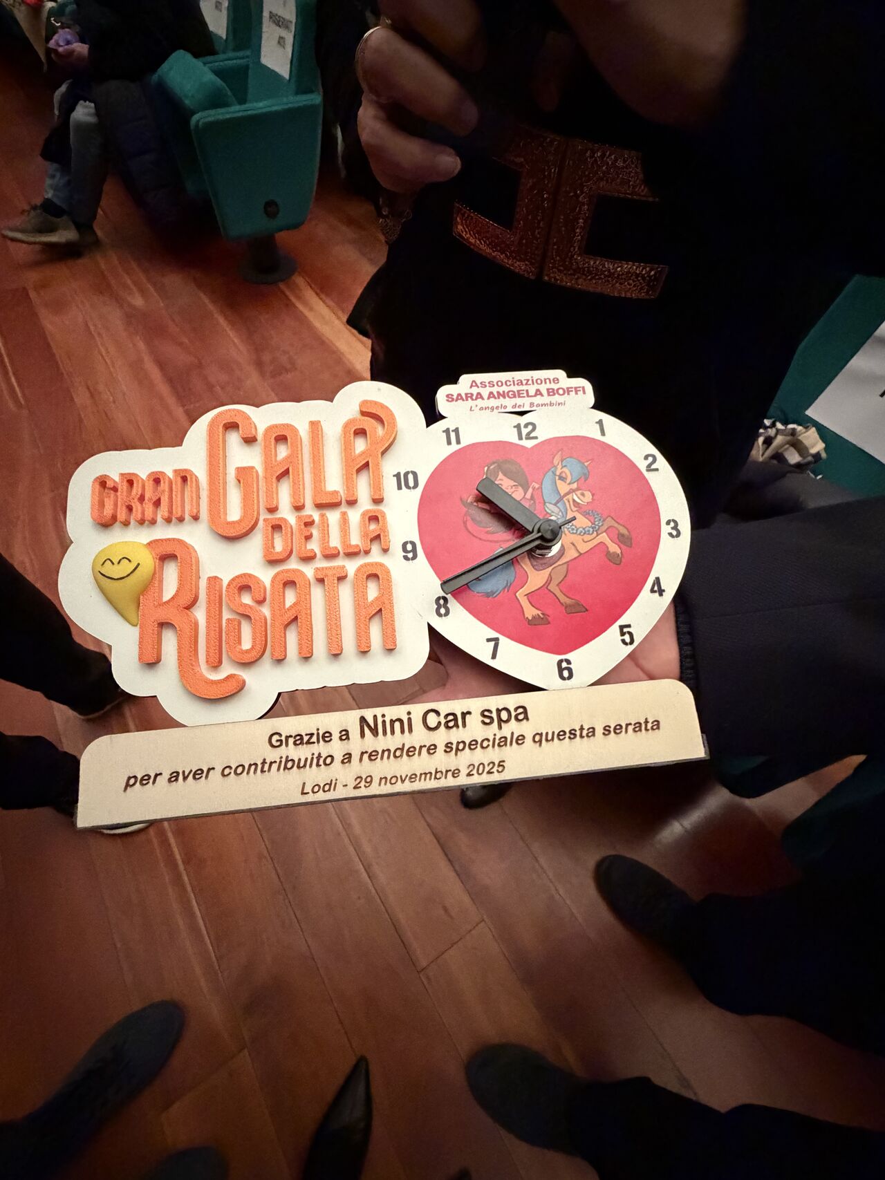 Nini Car contribuisce alla consegna del nuovo ecografo pediatrico grazie al Gran Galà della Risata