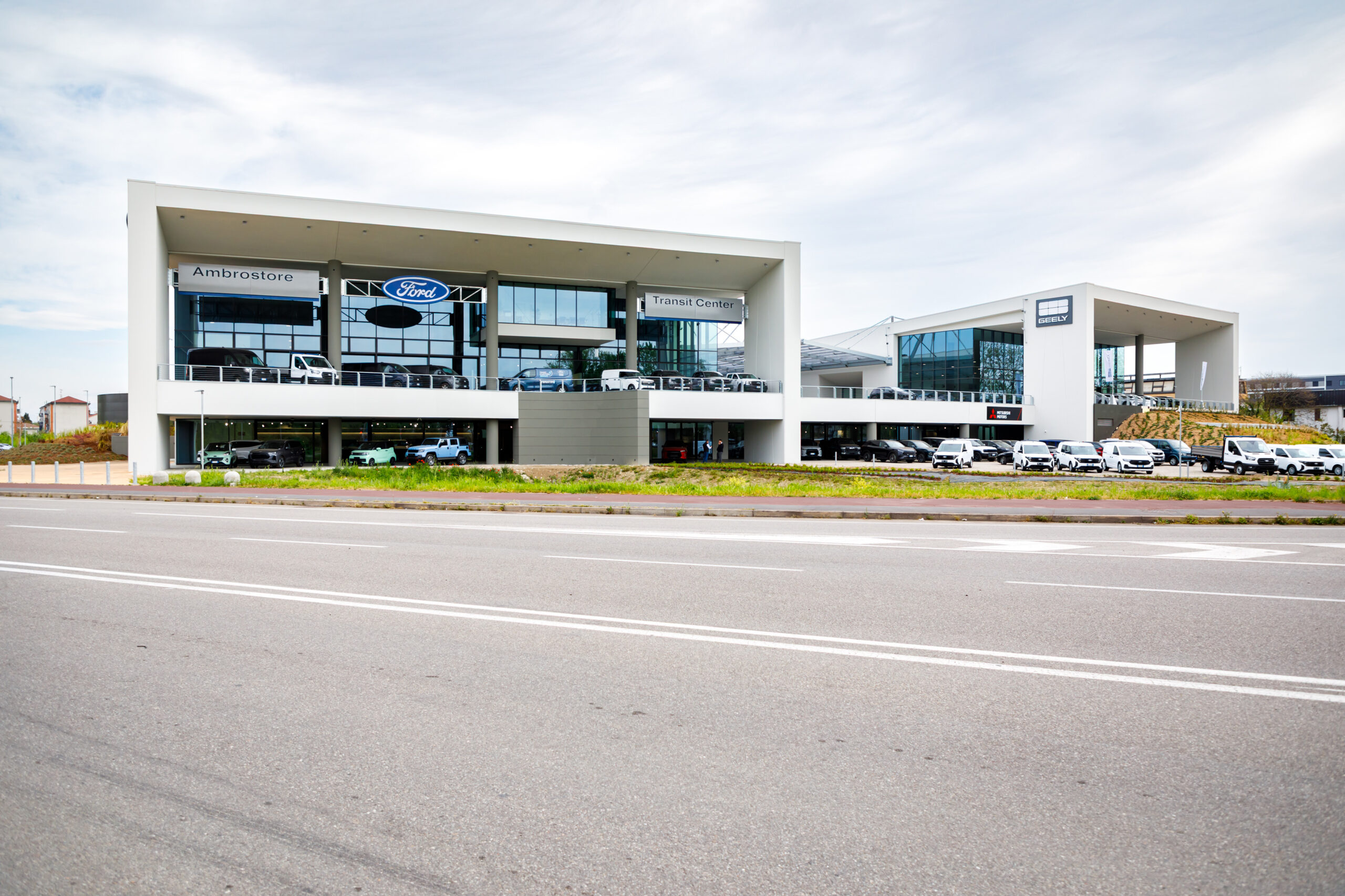 Ambrostore inaugura a Milano Linate un hub automotive multimarca da 18.000 mq